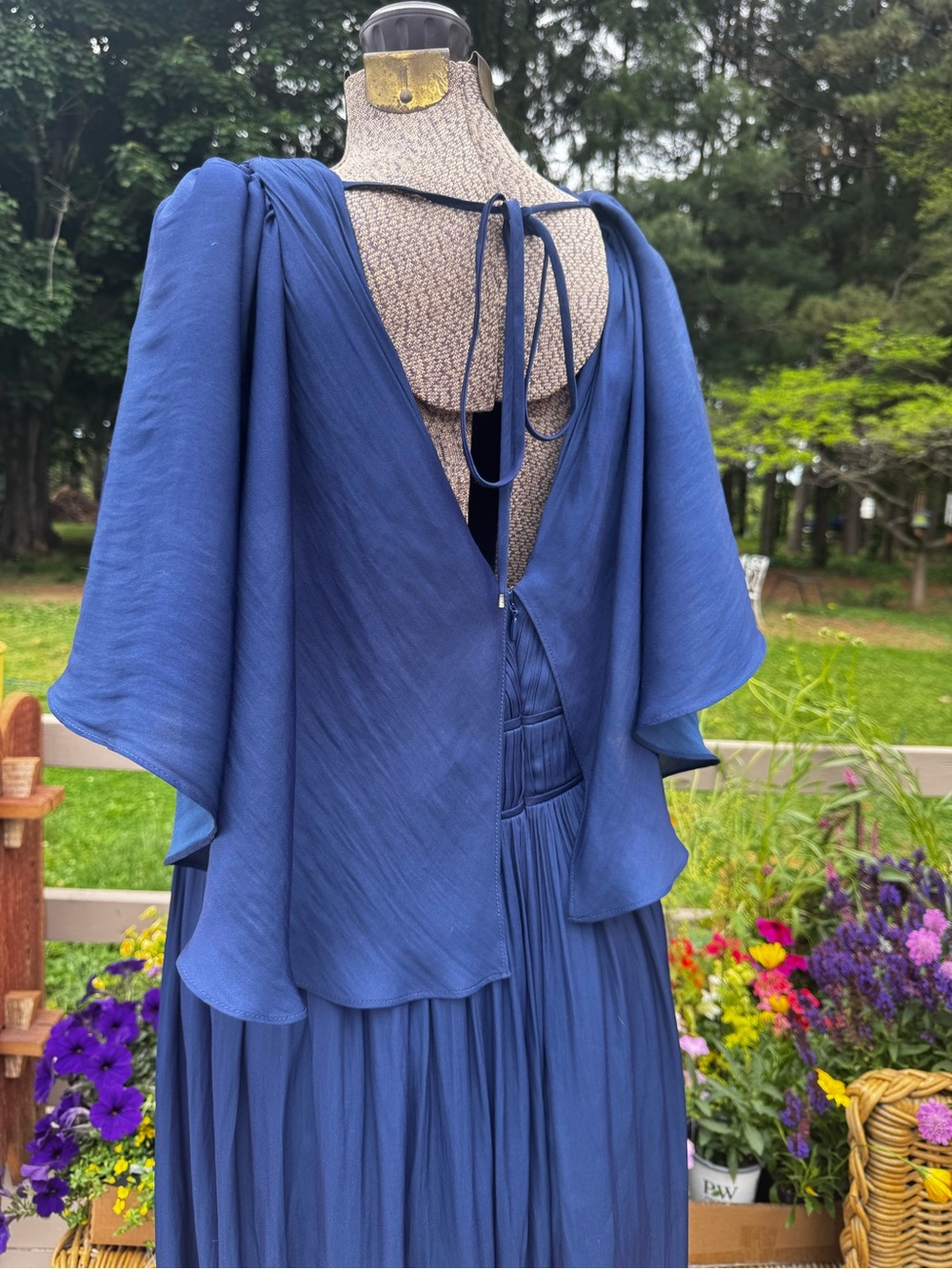 NWT Halston Heritage gown navy size 12 - Picture 7 of 12